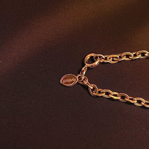 Avon Gold-Tone Chain Necklace With Floral Heart Pendant Marked Avon Gift for Her - Picture 8 of 8
